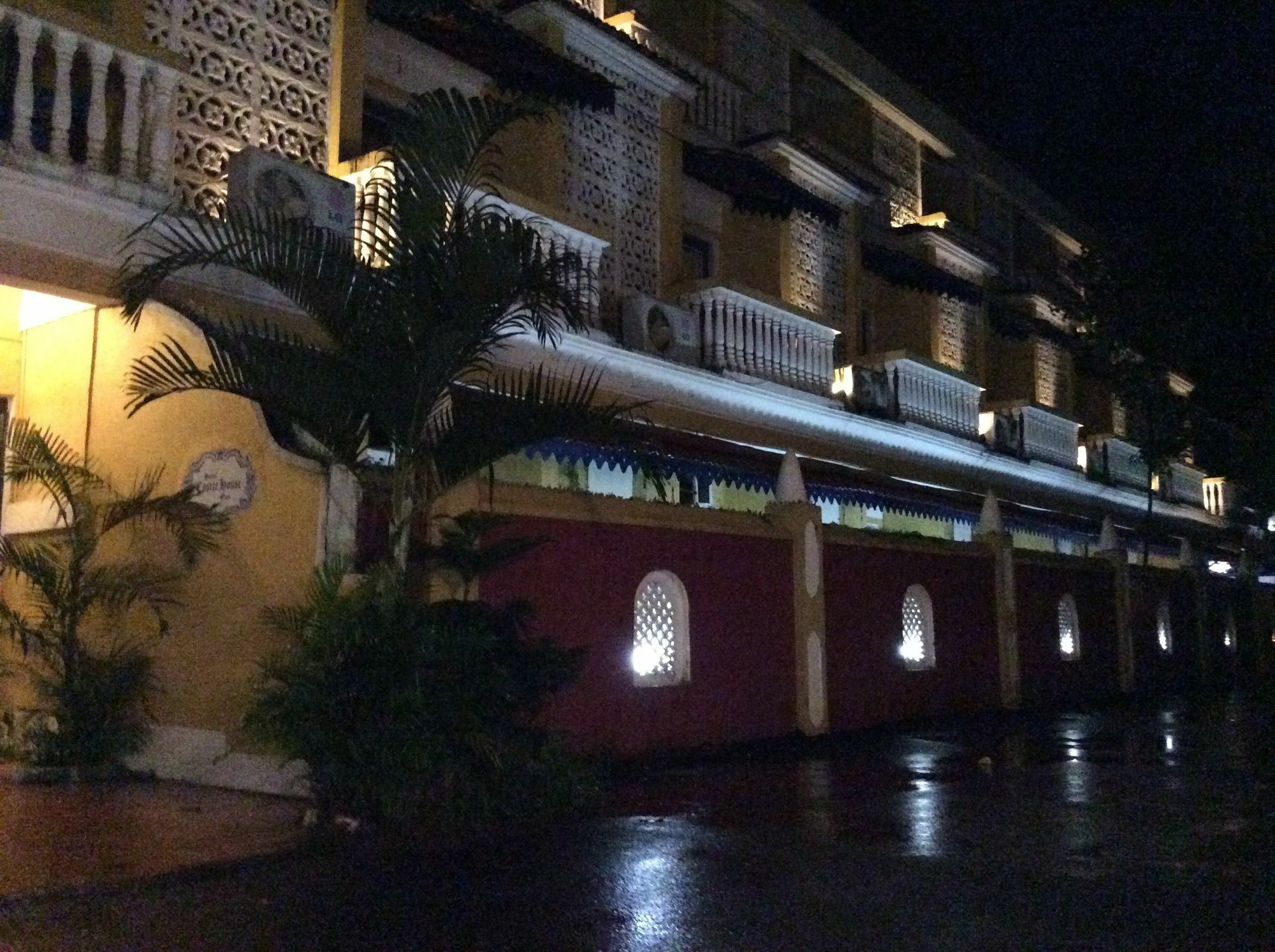 Castle House Calangute Hotell Exteriör bild